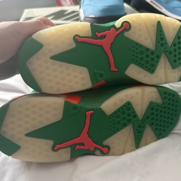 Green Gatorade jordan 6s sjze 12 Ds - Picture 4 of 8